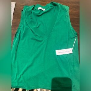 Perfect White Tee Medium - Green / Cropped fit NWT - perfectwhitetee